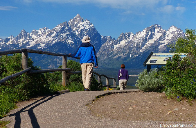 Jackson Point Overlook on Signal Mountain is one of the Top Things To Do In Grand Teton National Park.