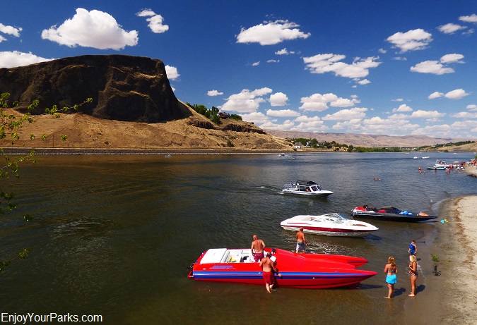 Hells Gate State Park is a popular destination for boaters on the Snake River in Lewiston Idaho.