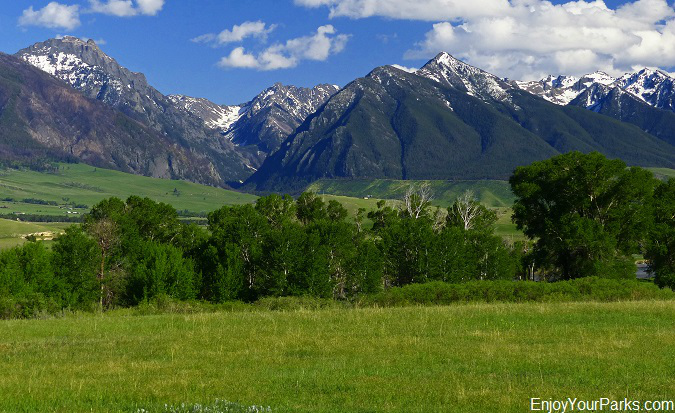 Absaroka Mountain Range in Paradise Valley